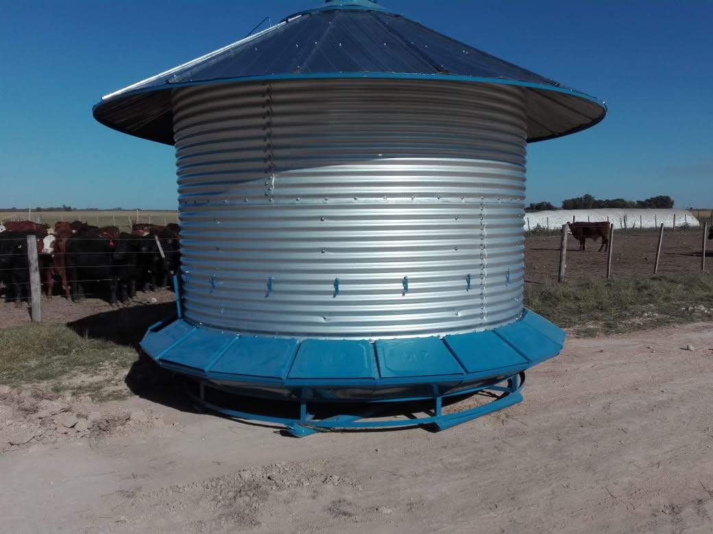 Silos autoconsumo para alimentación de hacienda.